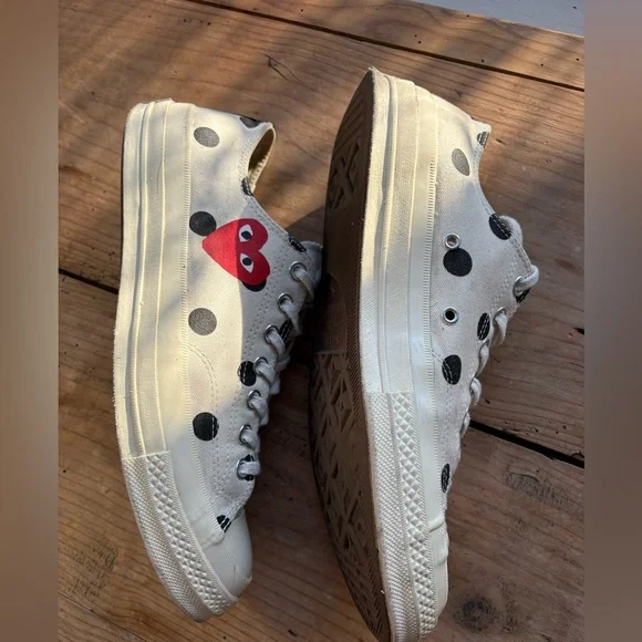 Comme des Garcons PLAY x Converse Sneakers with Black Dots - Picture 4 of 13